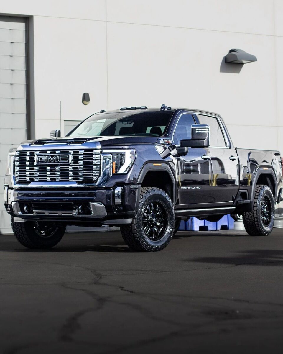 Cognito 3-Inch Performance Leveling Kit with Fox PS 2.0 IFP Shocks for 01-10 Silverado/Sierra 2500-3500 2WD/4WD - 110-P0753