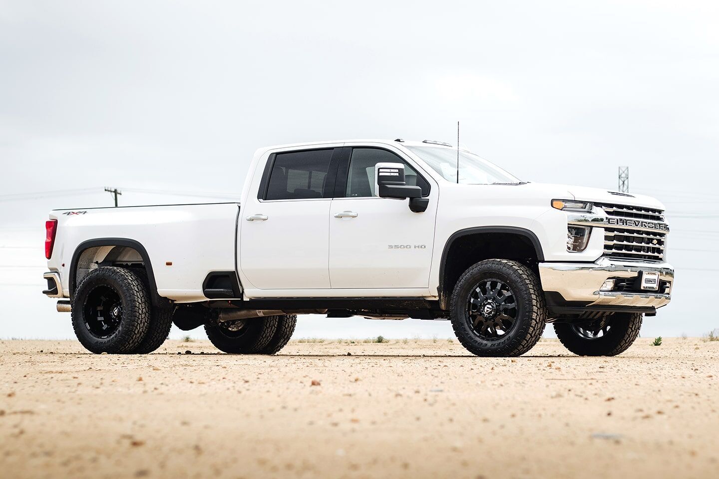 Cognito 3-Inch Performance Leveling Kit with 2.0 IFP Shocks for 20-25 Silverado/Sierra 2500HD/3500HD